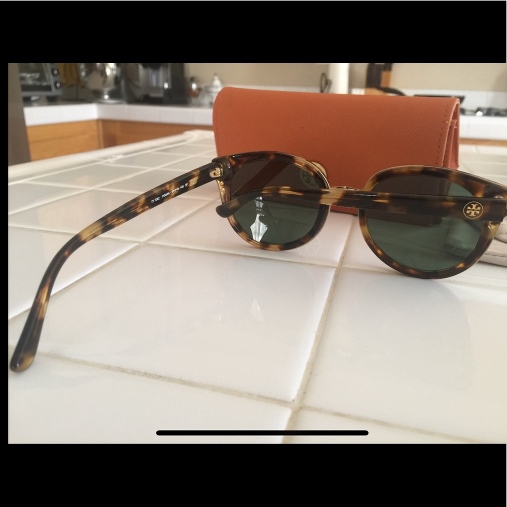 Tory Burch sunglasses - Picture 5 of 5